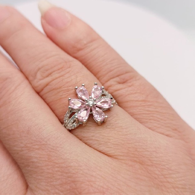 Yaxshi sifatli porno tomosha qiling