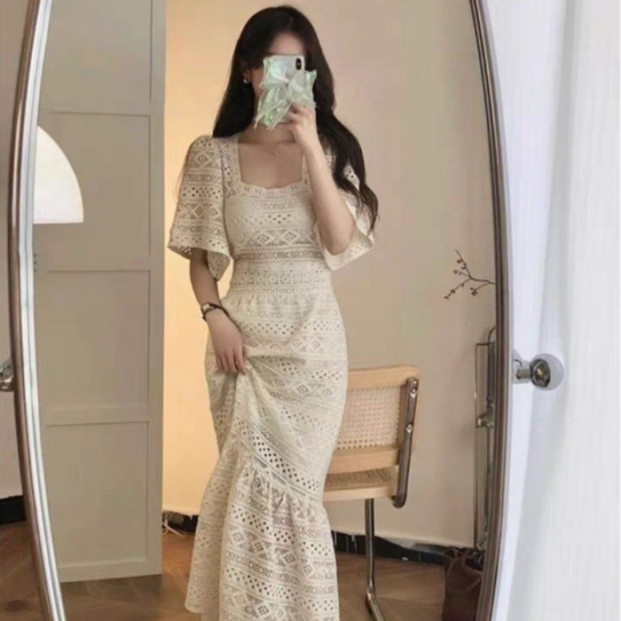 Dik fotosuratda katta eshak