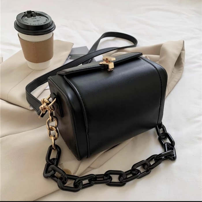 Janob Strezhevoyning porno fotosuratlari Moskva suv stadionidagi fohishalar