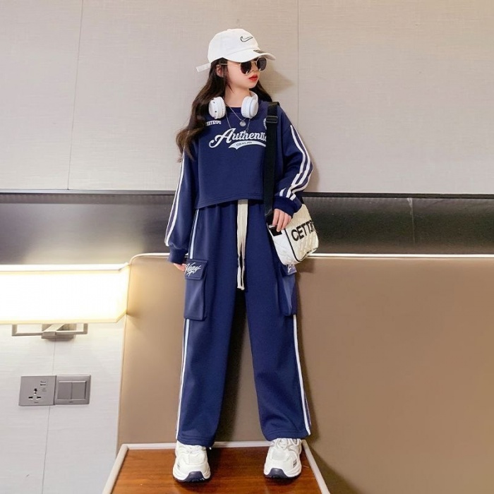 Bizning porno aktrisamiz