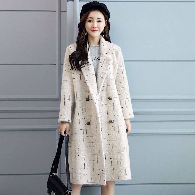 Bir yigit qogirchoqni sikmoqda