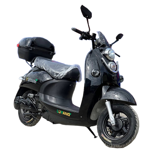 Qiz va jinsiy aloqa mashinasi skuter Qiz va jinsiy aloqa mashinasi skuter