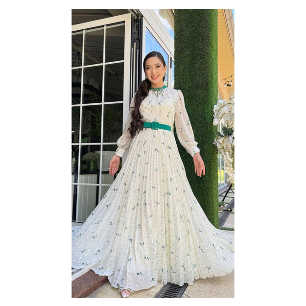 Uxlayotgan mushuk video