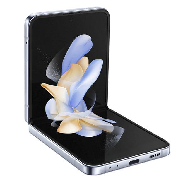 Talaba qizlar yotoqxonada tahqirlanayotgani aks etgan video Kim uzoqroqqa siyishi mumkinligini bilish uchun qizlar uchun musobaqa