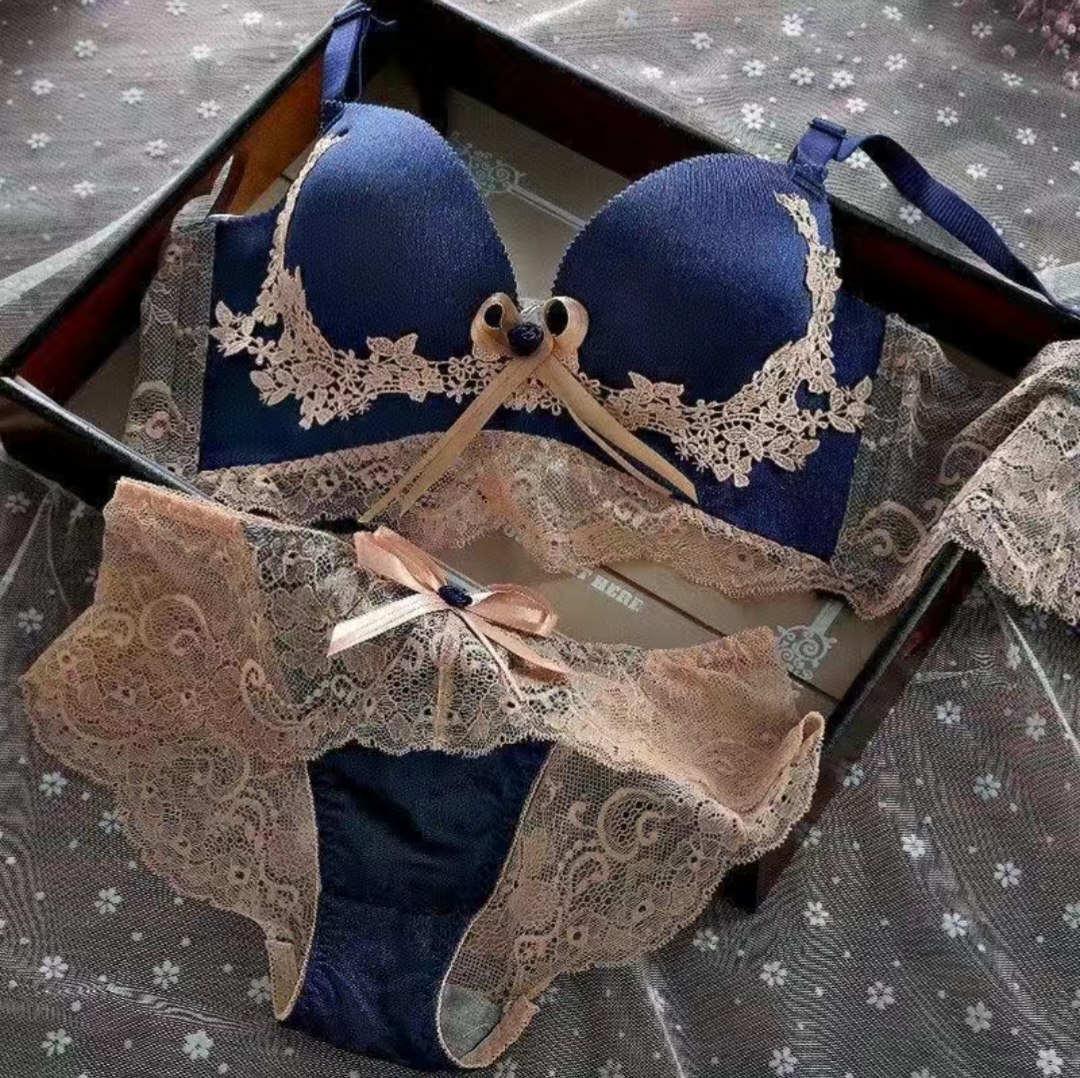 Dildos, sadomasochizm va guruh jinsiy aloqa bilan lezbiyenler Shannon Tvid bilan erotik trillerlar