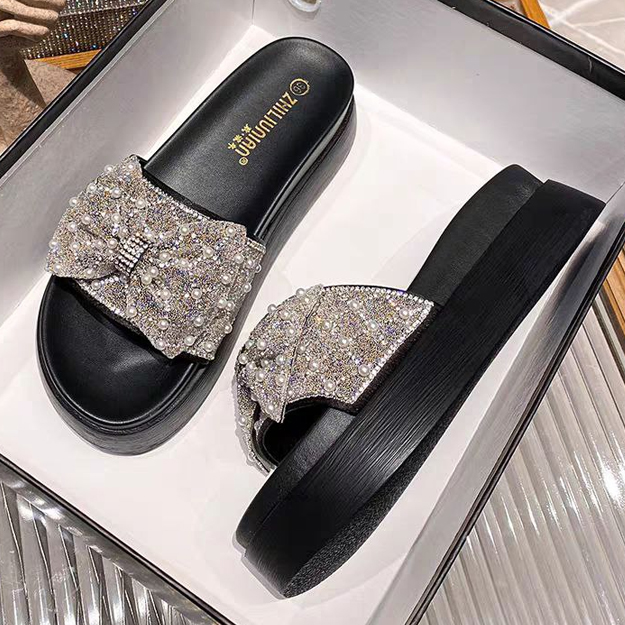 Xususiy pornolarni korib turgan yashirin kamera bor edi Qishloq qizlar porno rasmlar