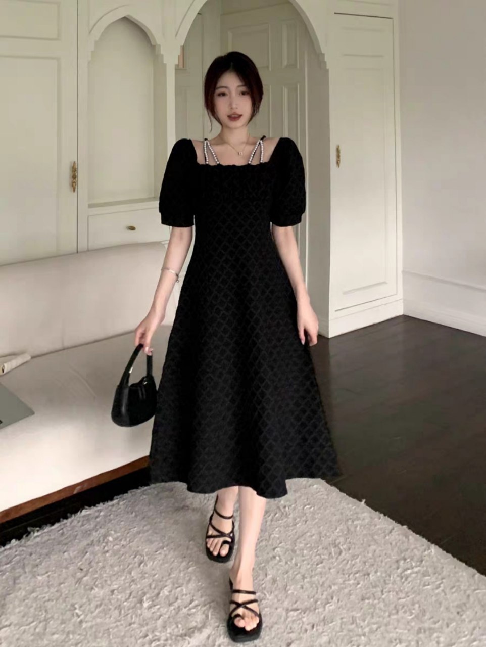 Gozal tugilmagan filmidagi yalangoch Vika